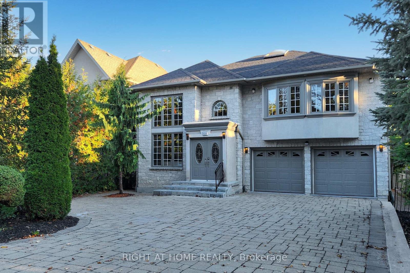 429 North Lake Road, Richmond Hill, Ontario  L4E 3A7 - Photo 5 - N12830288