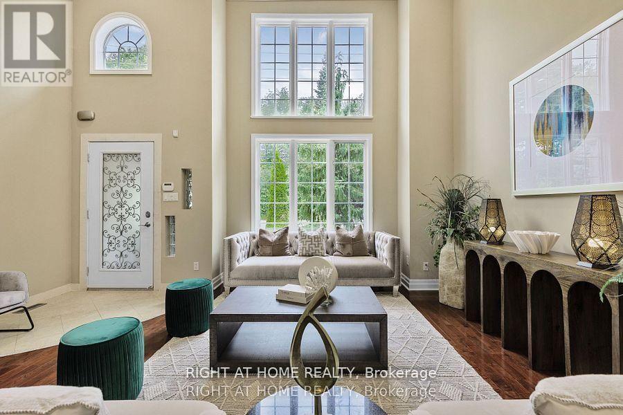 429 North Lake Road, Richmond Hill, Ontario  L4E 3A7 - Photo 7 - N12830288