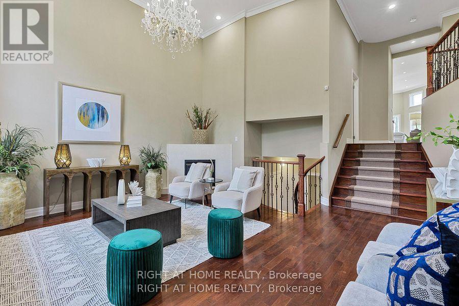 429 North Lake Road, Richmond Hill, Ontario  L4E 3A7 - Photo 9 - N12830288