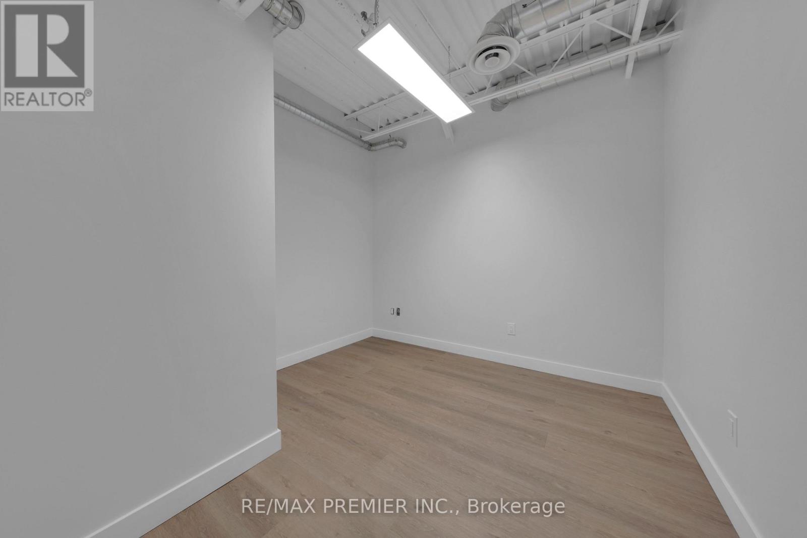 9 Upper - 185 Trowers Road, Vaughan, Ontario  L4L 5Z5 - Photo 11 - N12830306