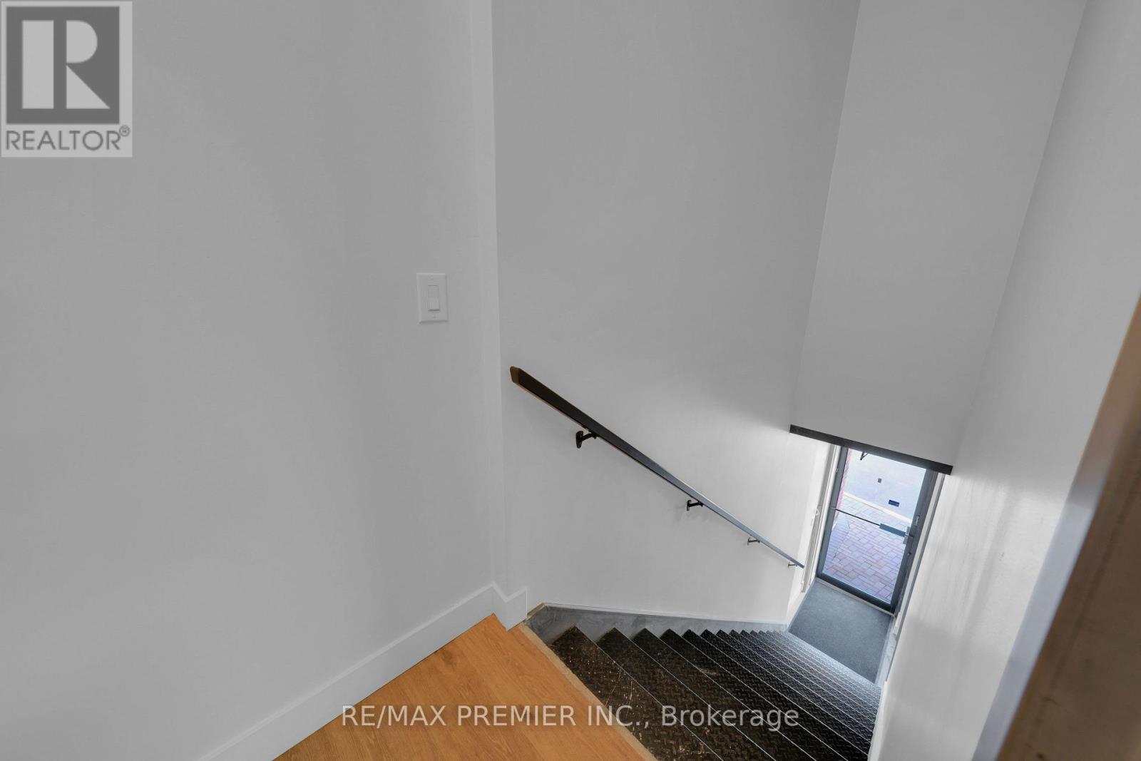 9 Upper - 185 Trowers Road, Vaughan, Ontario  L4L 5Z5 - Photo 5 - N12830306