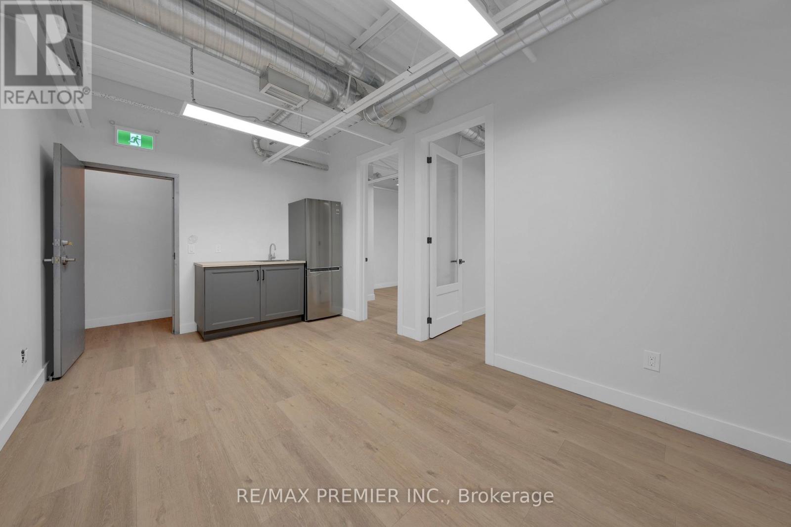 9 Upper - 185 Trowers Road, Vaughan, Ontario  L4L 5Z5 - Photo 7 - N12830306