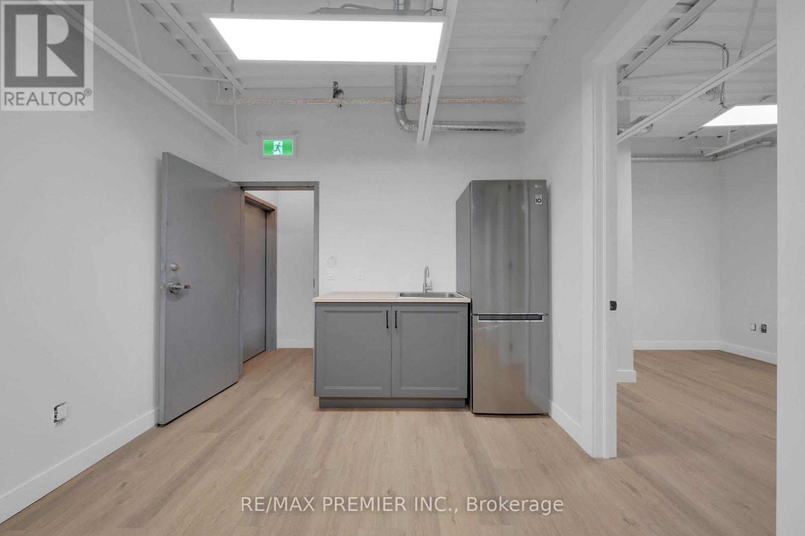 9 Upper - 185 Trowers Road, Vaughan, Ontario  L4L 5Z5 - Photo 8 - N12830306