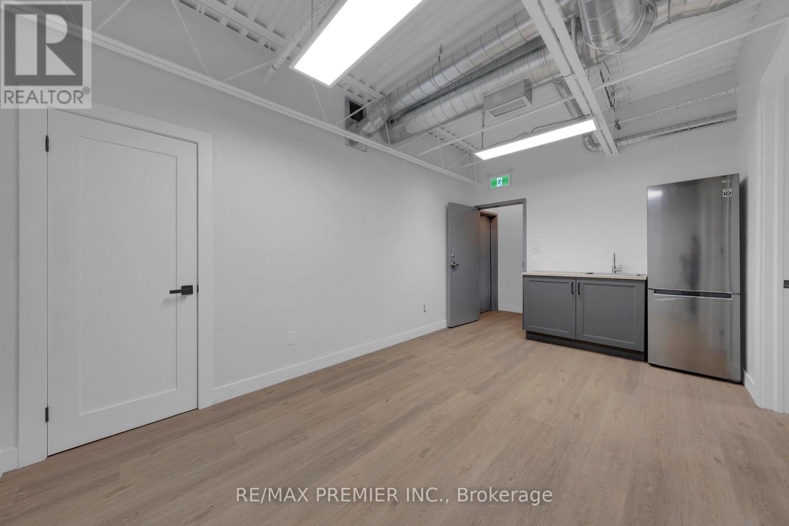 9 Upper - 185 Trowers Road, Vaughan, Ontario  L4L 5Z5 - Photo 9 - N12830306