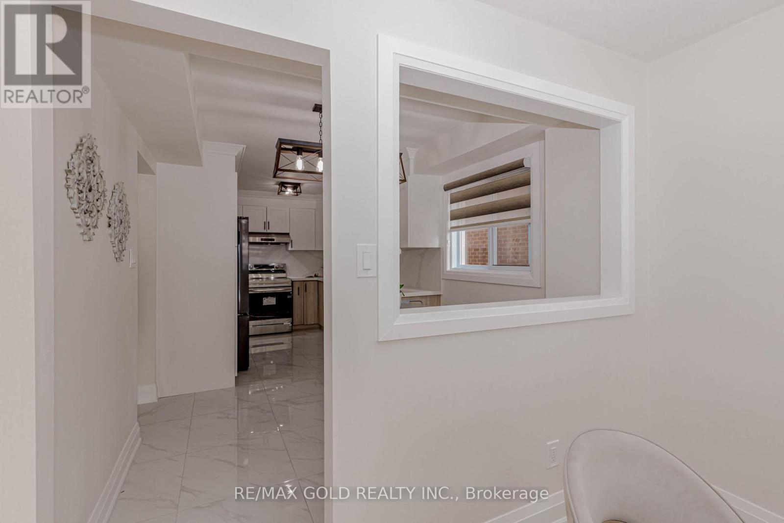 78 Deerpark Crescent, Brampton, Ontario  L6X 2T7 - Photo 6 - W12830254