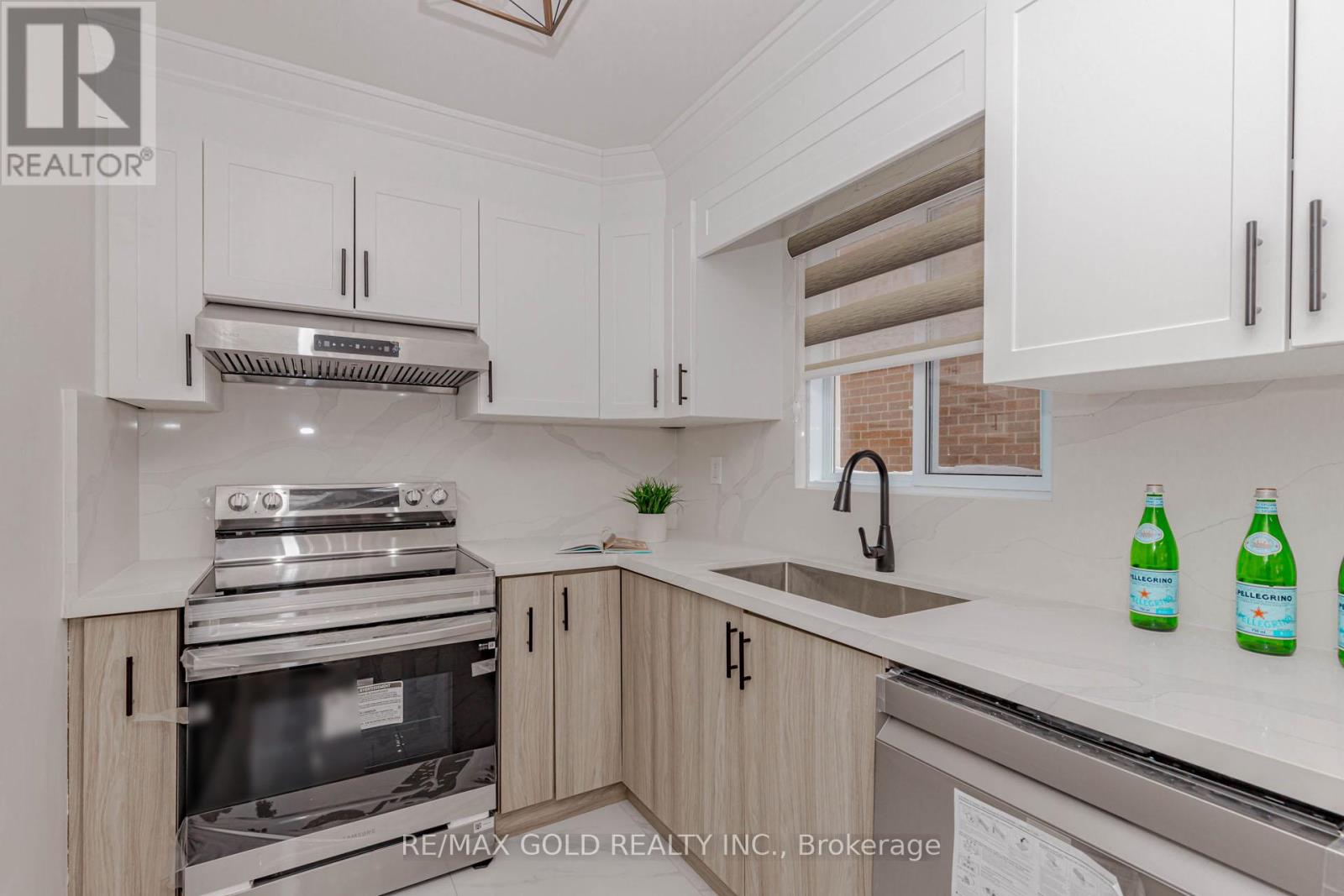 78 Deerpark Crescent, Brampton, Ontario  L6X 2T7 - Photo 9 - W12830254