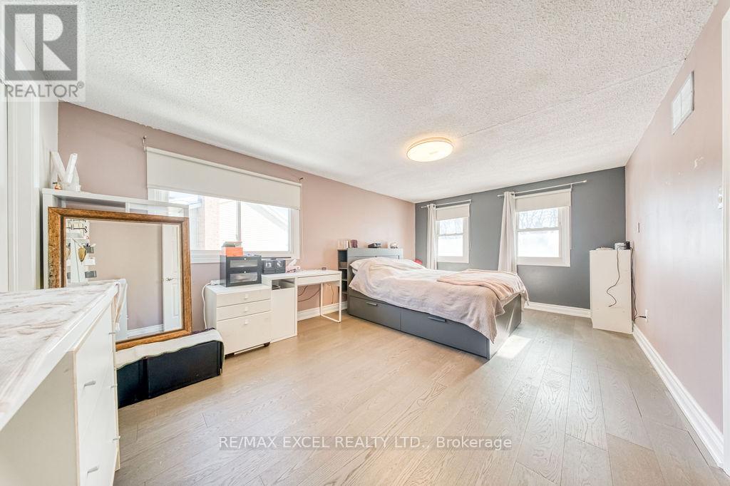 3031 Kilbride Court, Mississauga, Ontario  L5N 3C5 - Photo 20 - W12830266