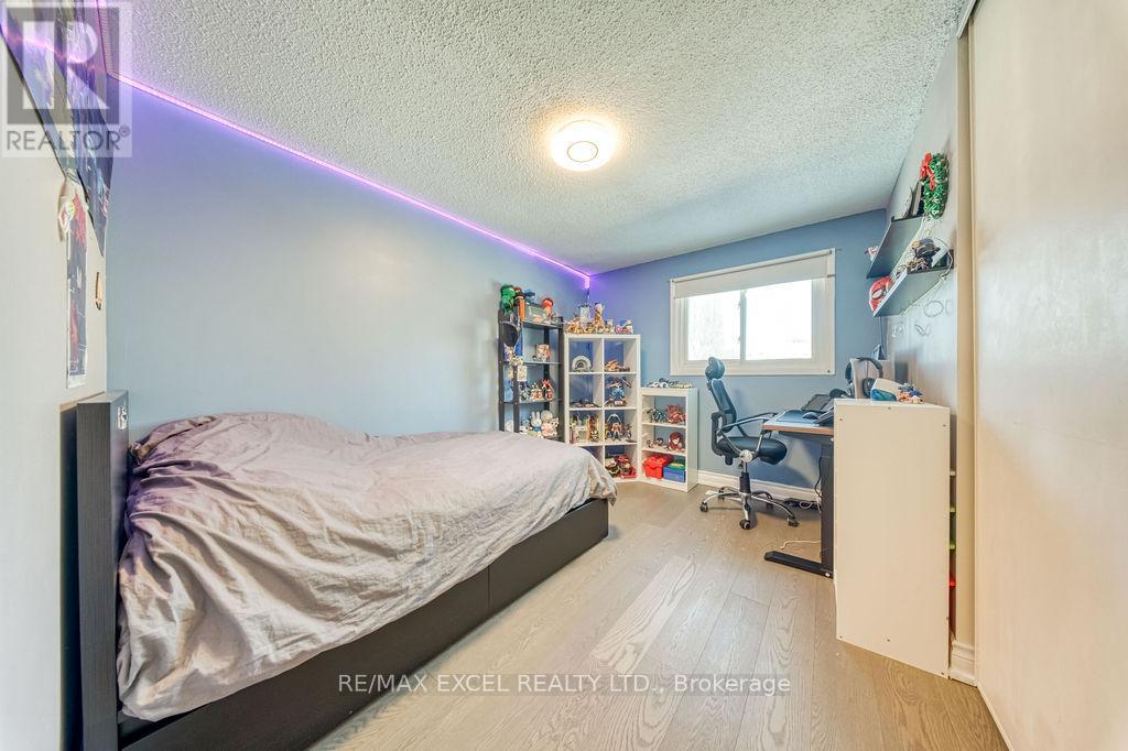 3031 Kilbride Court, Mississauga, Ontario  L5N 3C5 - Photo 24 - W12830266