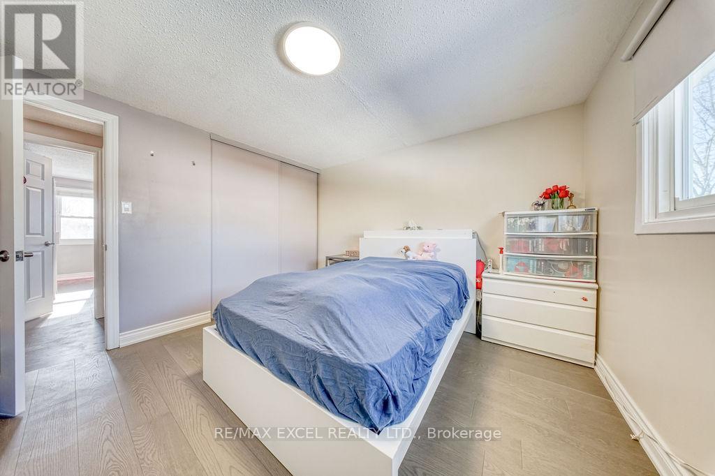 3031 Kilbride Court, Mississauga, Ontario  L5N 3C5 - Photo 27 - W12830266