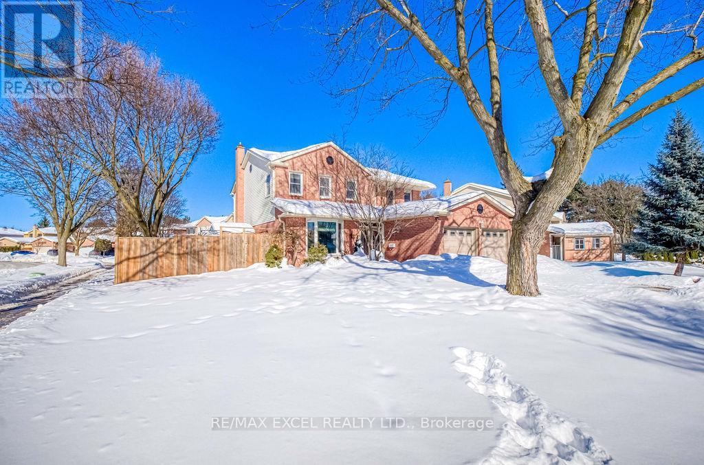 3031 Kilbride Court, Mississauga, Ontario  L5N 3C5 - Photo 3 - W12830266