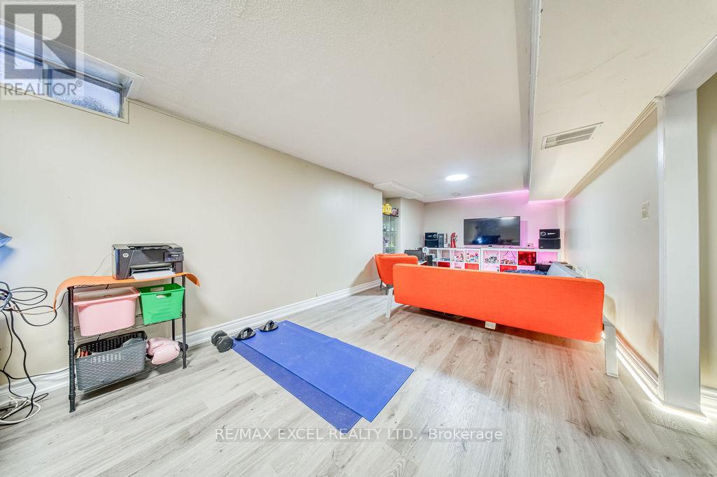 3031 Kilbride Court, Mississauga, Ontario  L5N 3C5 - Photo 33 - W12830266