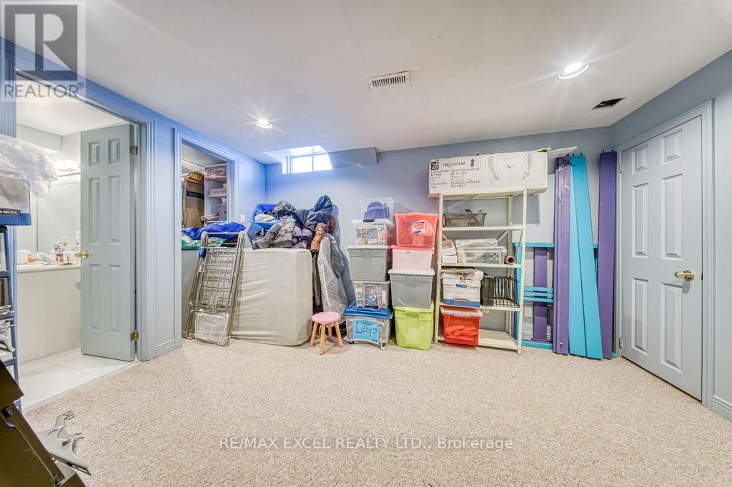 3031 Kilbride Court, Mississauga, Ontario  L5N 3C5 - Photo 35 - W12830266