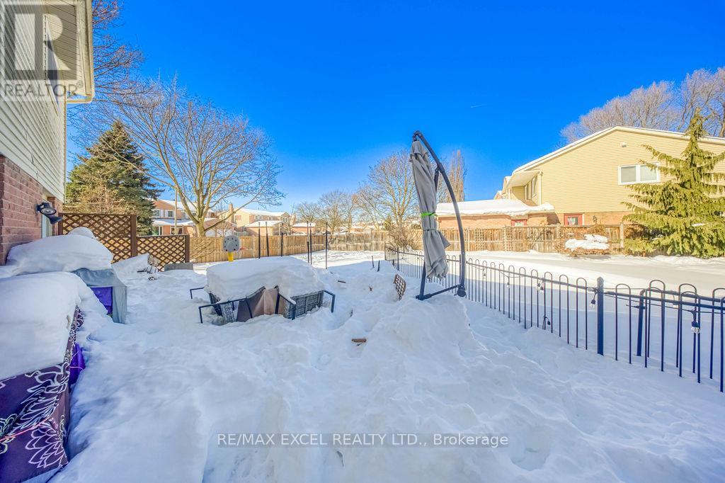 3031 Kilbride Court, Mississauga, Ontario  L5N 3C5 - Photo 37 - W12830266