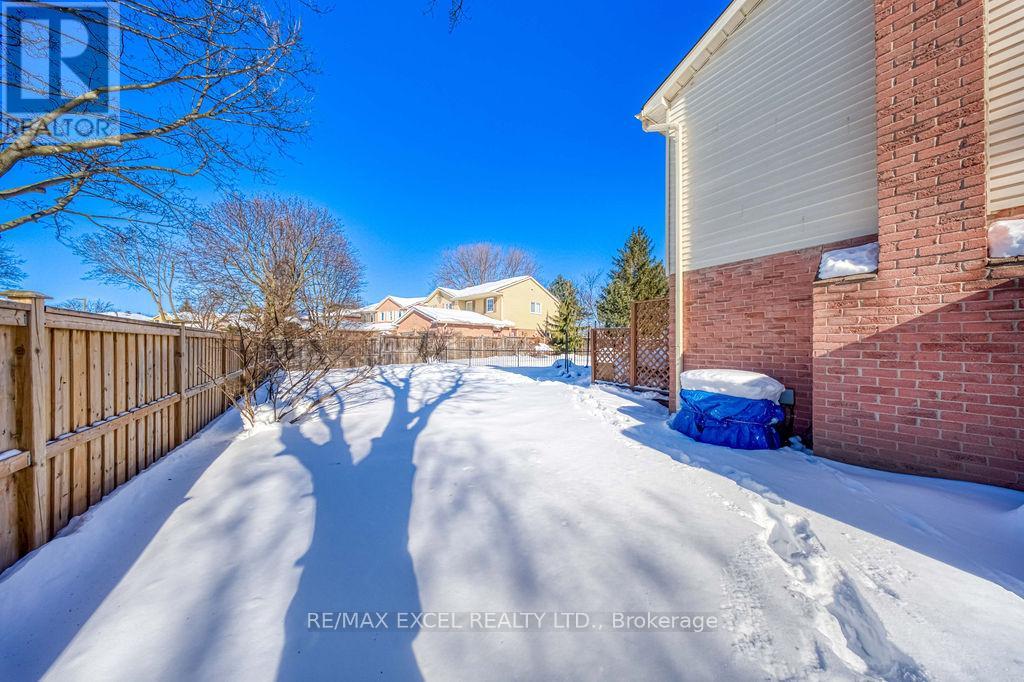 3031 Kilbride Court, Mississauga, Ontario  L5N 3C5 - Photo 42 - W12830266