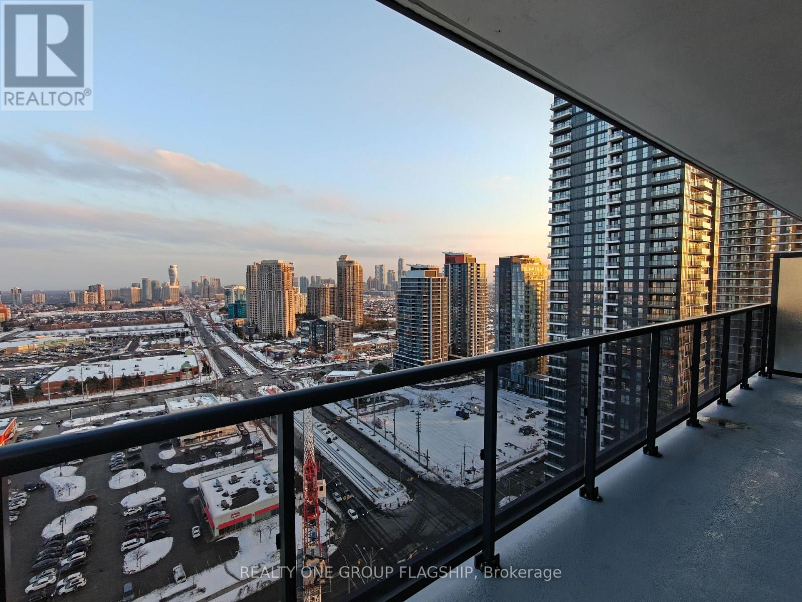 2302 - 5105 Hurontario Street, Mississauga (Hurontario), Ontario  L4Z 0C9 - Photo 3 - W12830282