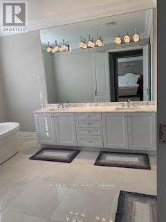 3116 Parsonage Crescent, Oakville, Ontario  L6H 0T9 - Photo 3 - W12830296