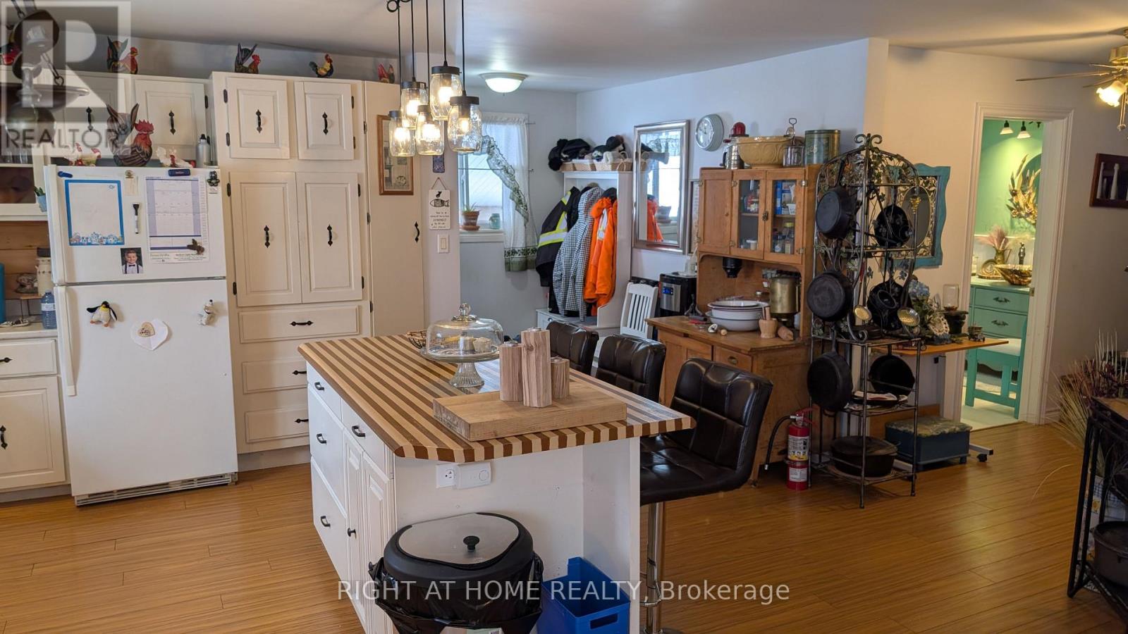 368 Levesque Street, West Nipissing, Ontario  P2B 3C9 - Photo 10 - X12830258