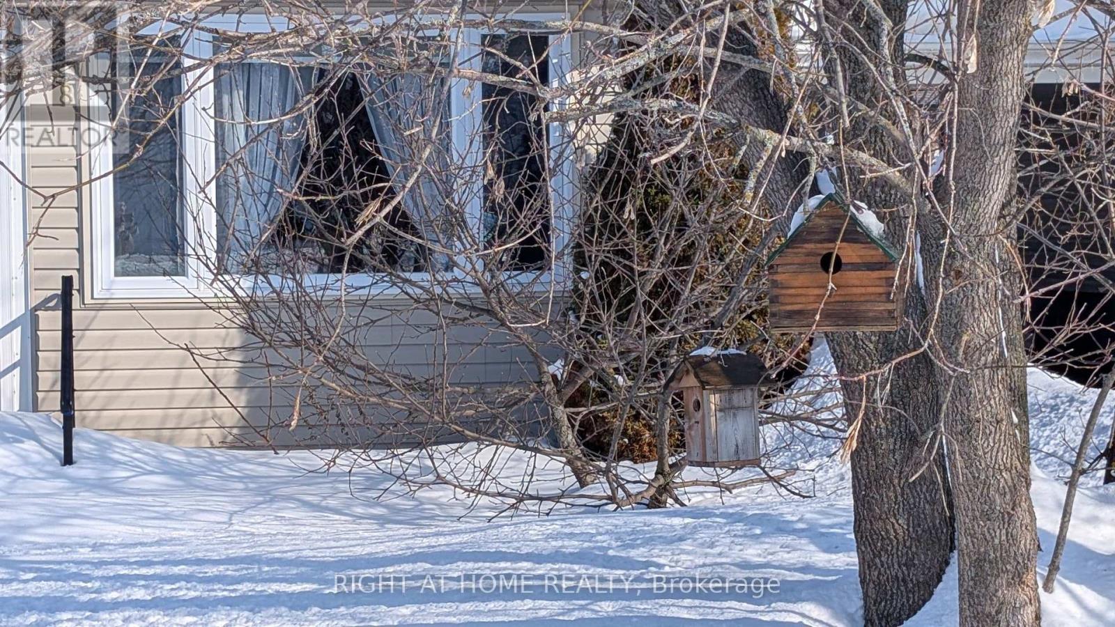 368 Levesque Street, West Nipissing, Ontario  P2B 3C9 - Photo 2 - X12830258