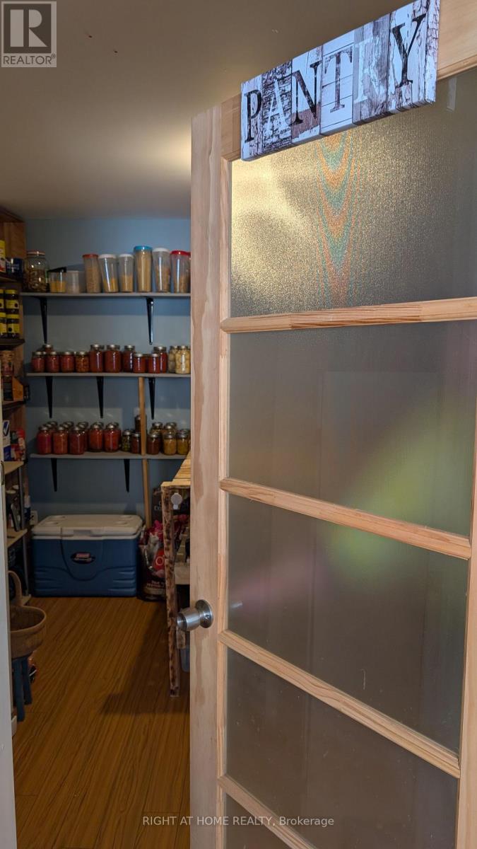 368 Levesque Street, West Nipissing, Ontario  P2B 3C9 - Photo 7 - X12830258