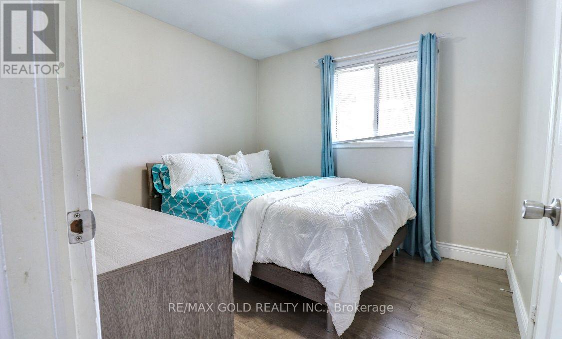 Upper Level - 28 Poinsettia Place, Brampton, Ontario  L6S 3S1 - Photo 6 - W12828388