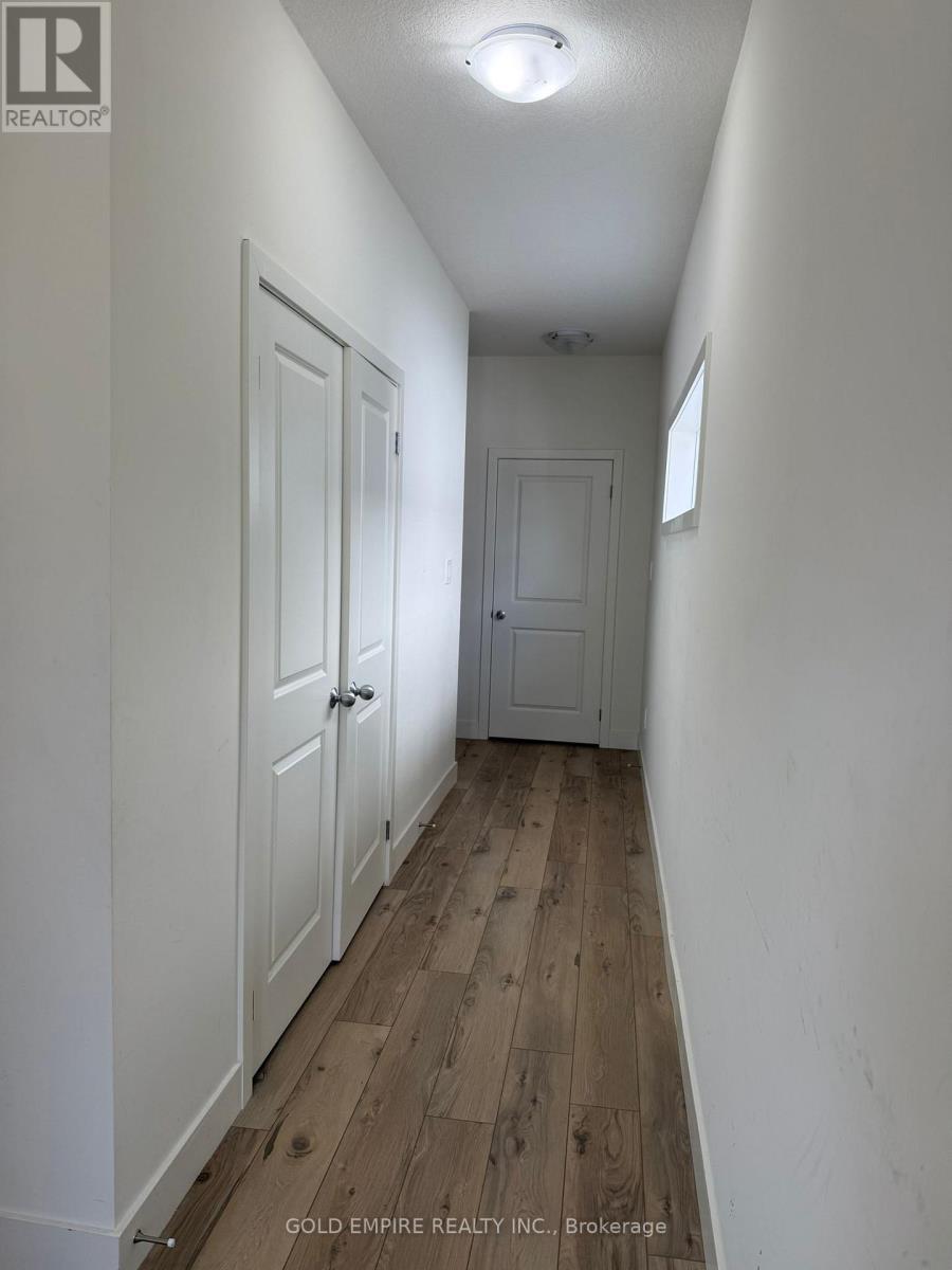 Upper - 1612 Capri Crescent, London North, Ontario  N6G 3P2 - Photo 3 - X12830334