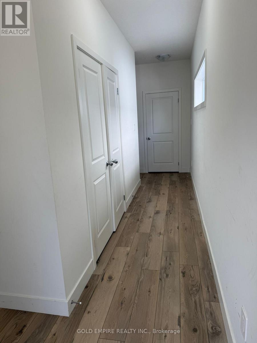 Upper - 1612 Capri Crescent, London North, Ontario  N6G 3P2 - Photo 4 - X12830334