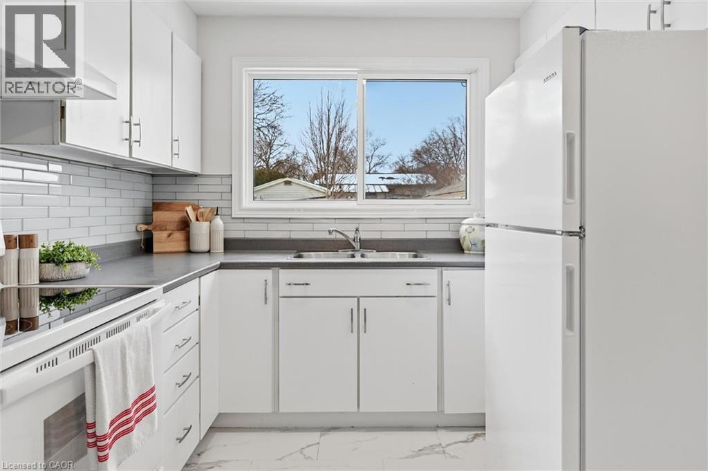 2112 Cavendish Drive, Burlington, Ontario  L7P 1Z3 - Photo 16 - 40808402