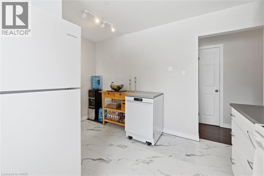 2112 Cavendish Drive, Burlington, Ontario  L7P 1Z3 - Photo 17 - 40808402