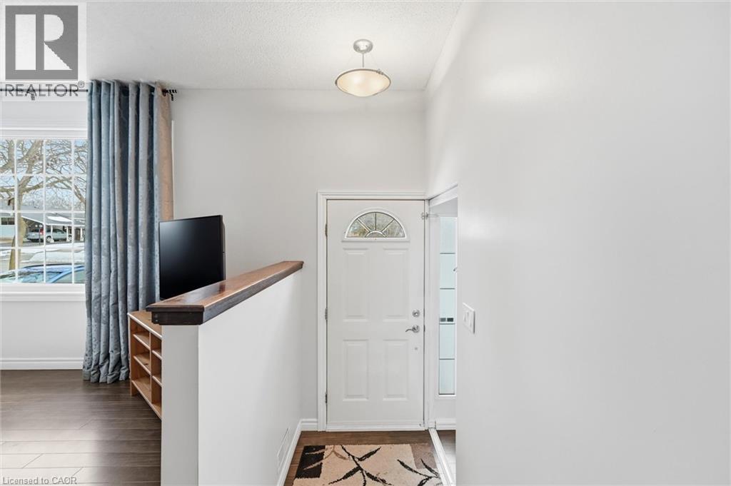 2112 Cavendish Drive, Burlington, Ontario  L7P 1Z3 - Photo 4 - 40808402