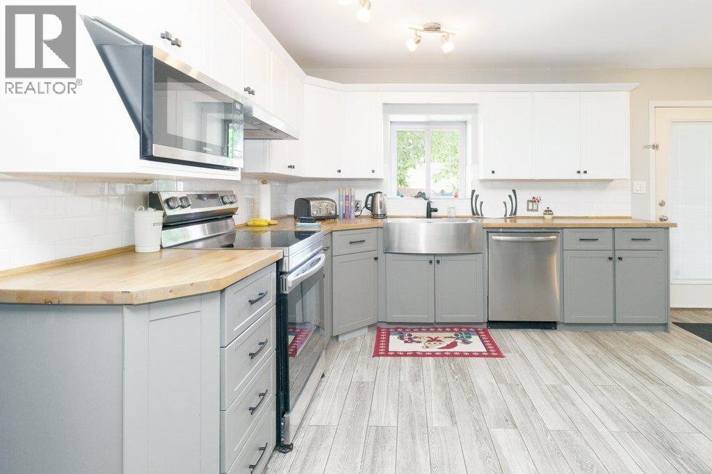 12060 208 Street, Maple Ridge, British Columbia V2X 4W8 - Photo 4 - R3080243