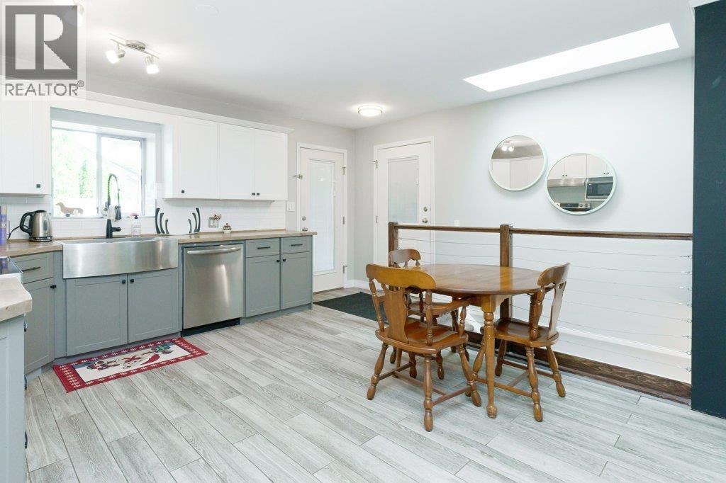 12060 208 Street, Maple Ridge, British Columbia V2X 4W8 - Photo 7 - R3080243