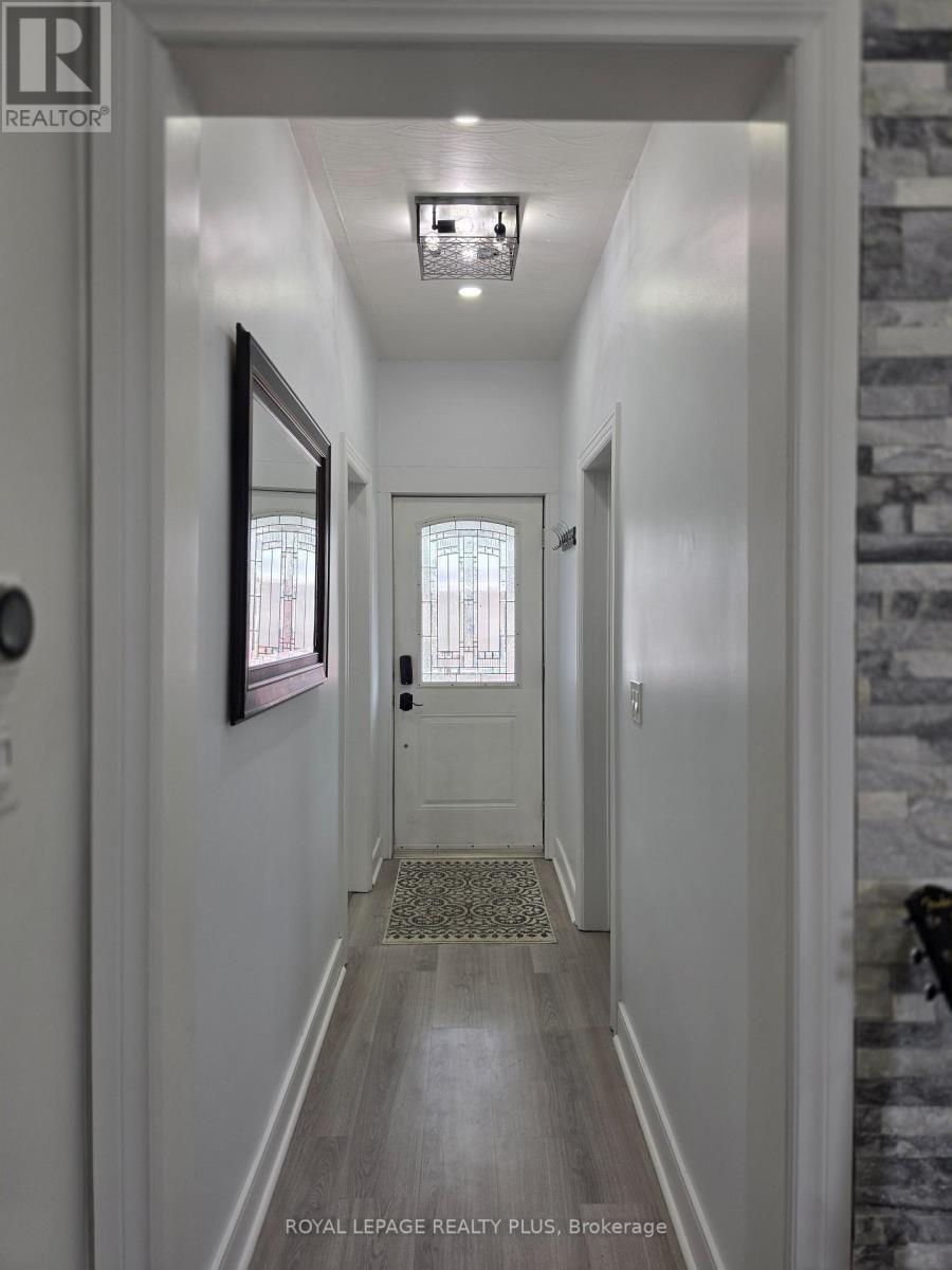 58 East 22nd Street, Hamilton, Ontario  L8V 2V3 - Photo 2 - X12826880