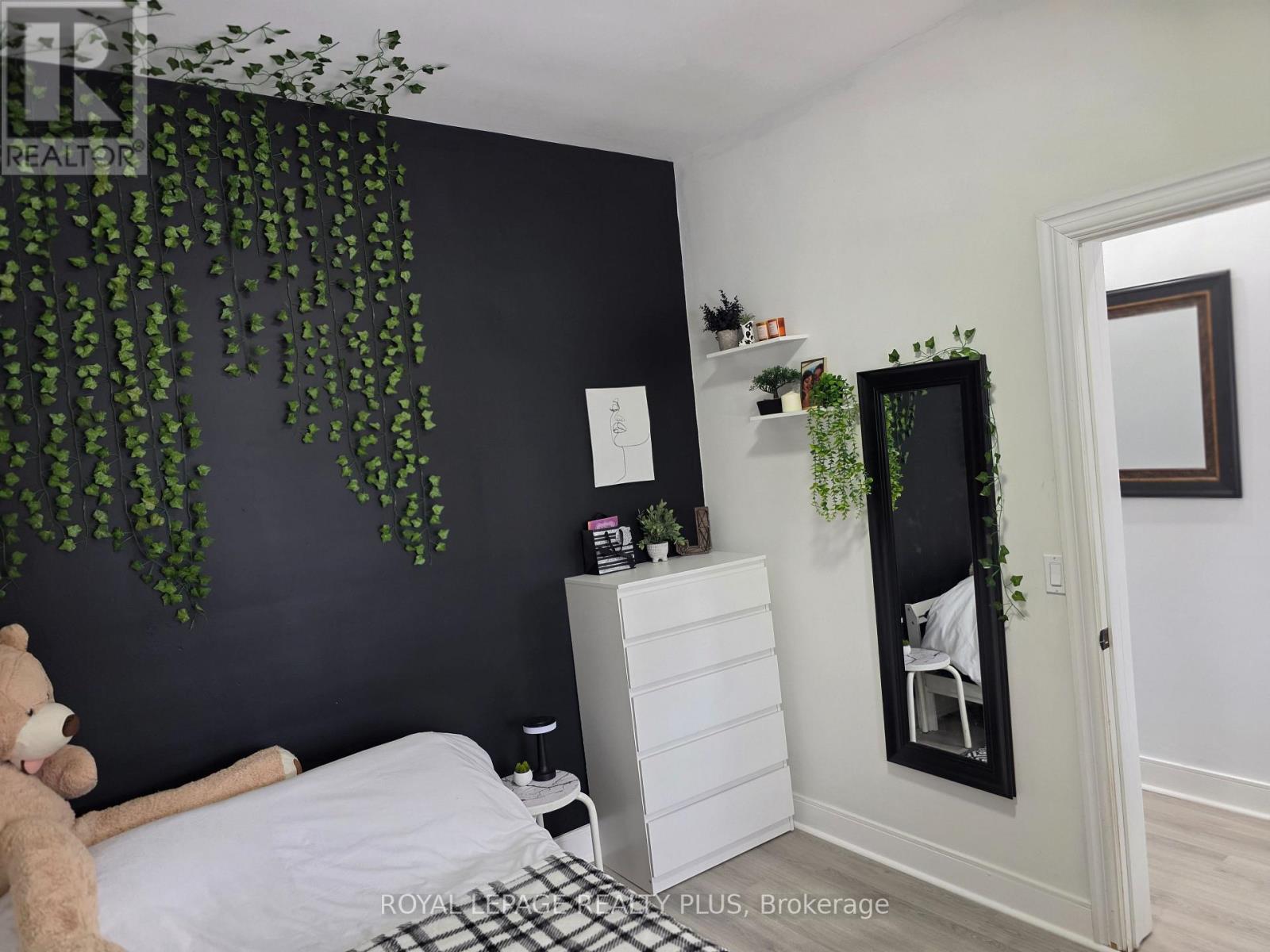 58 East 22nd Street, Hamilton, Ontario  L8V 2V3 - Photo 6 - X12826880