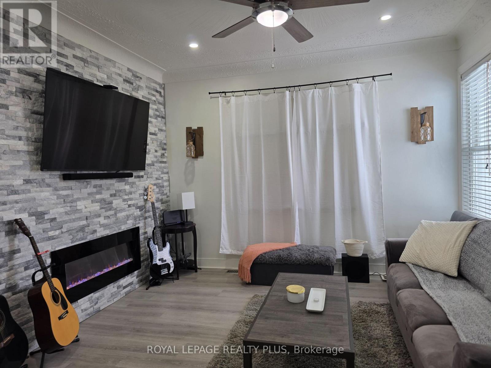 58 East 22nd Street, Hamilton, Ontario  L8V 2V3 - Photo 4 - X12826880