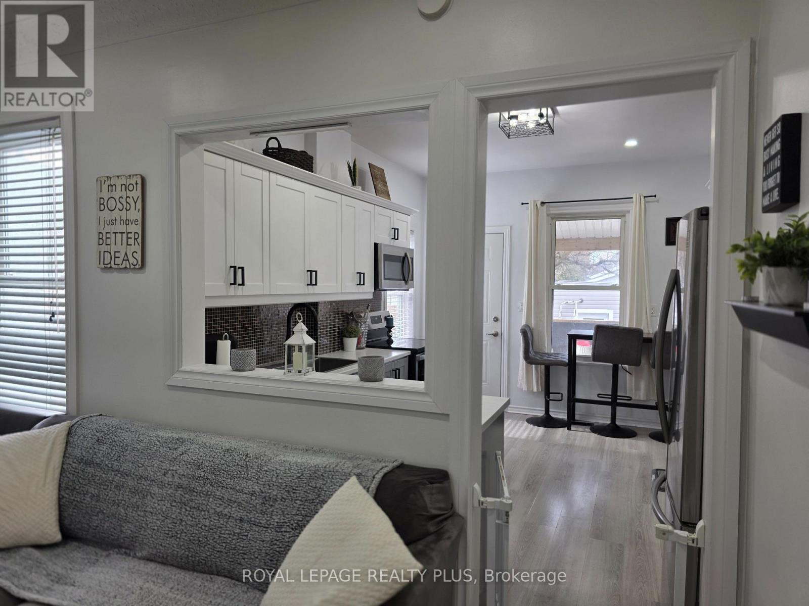 58 East 22nd Street, Hamilton, Ontario  L8V 2V3 - Photo 9 - X12826880