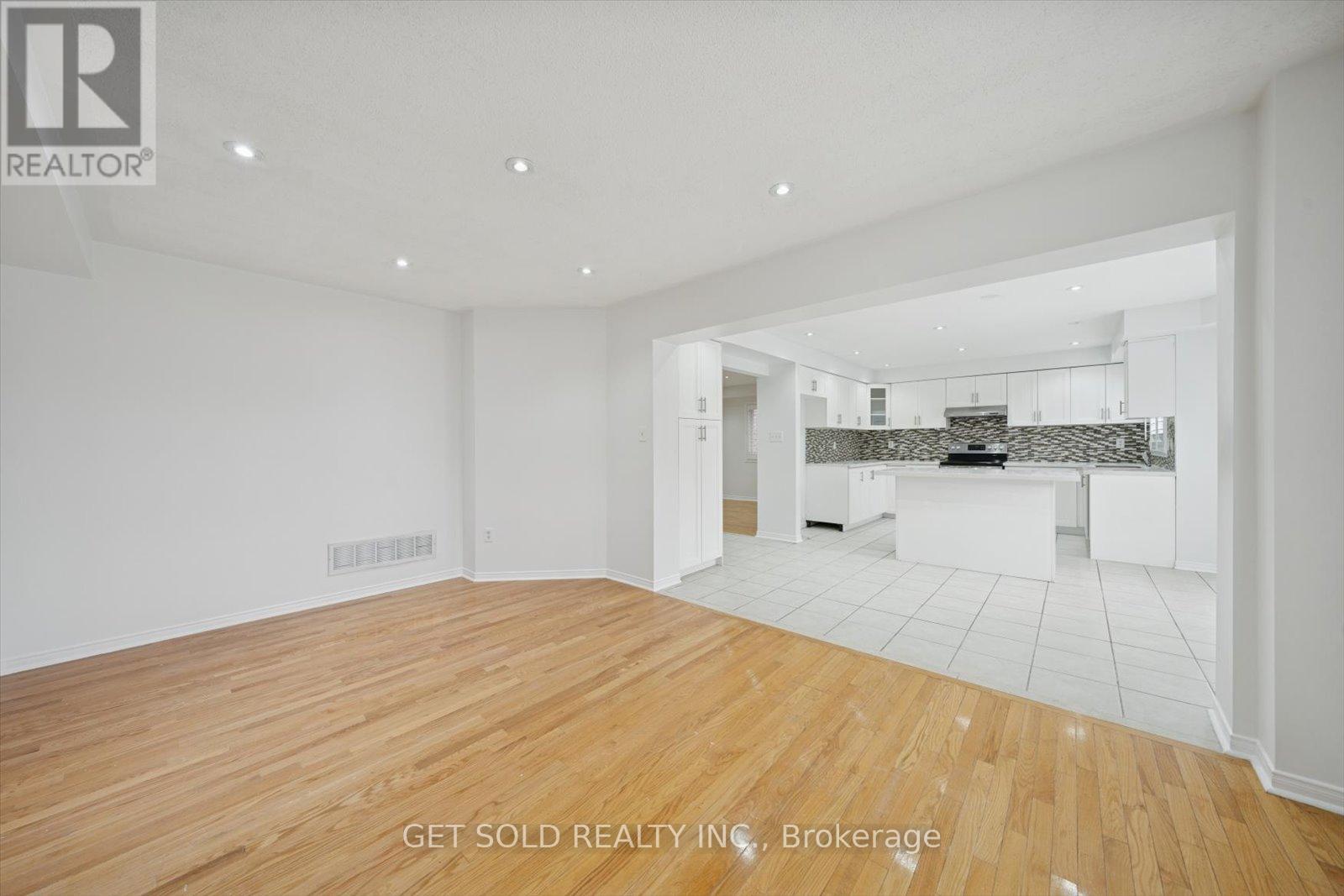 36 Field Thistle Drive, Brampton, Ontario  L6R 3A8 - Photo 11 - W12830316