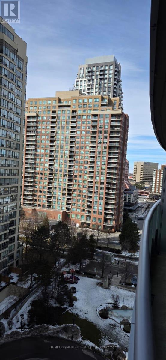 1204 - 33 Elm Drive W, Mississauga, Ontario  L5B 4M2 - Photo 5 - W12830320