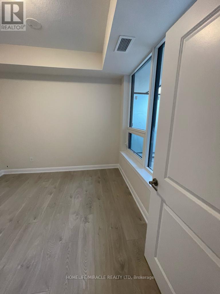 301 - 3220 William Colston Avenue, Oakville, Ontario  L6H 7X9 - Photo 10 - W12830332