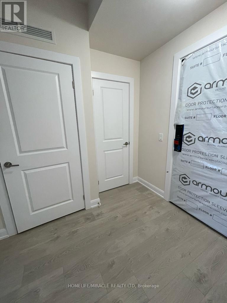 301 - 3220 William Colston Avenue, Oakville, Ontario  L6H 7X9 - Photo 5 - W12830332