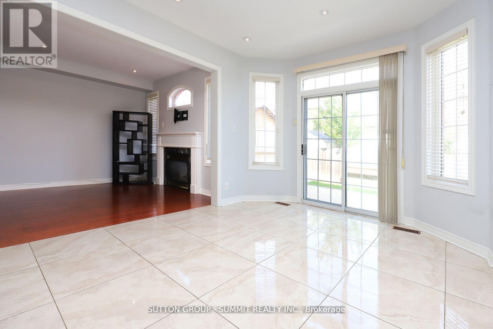 Upper - 1087 Abbott Street, Milton (De Dempsey), Ontario  L9T 5P5 - Photo 14 - W12830340