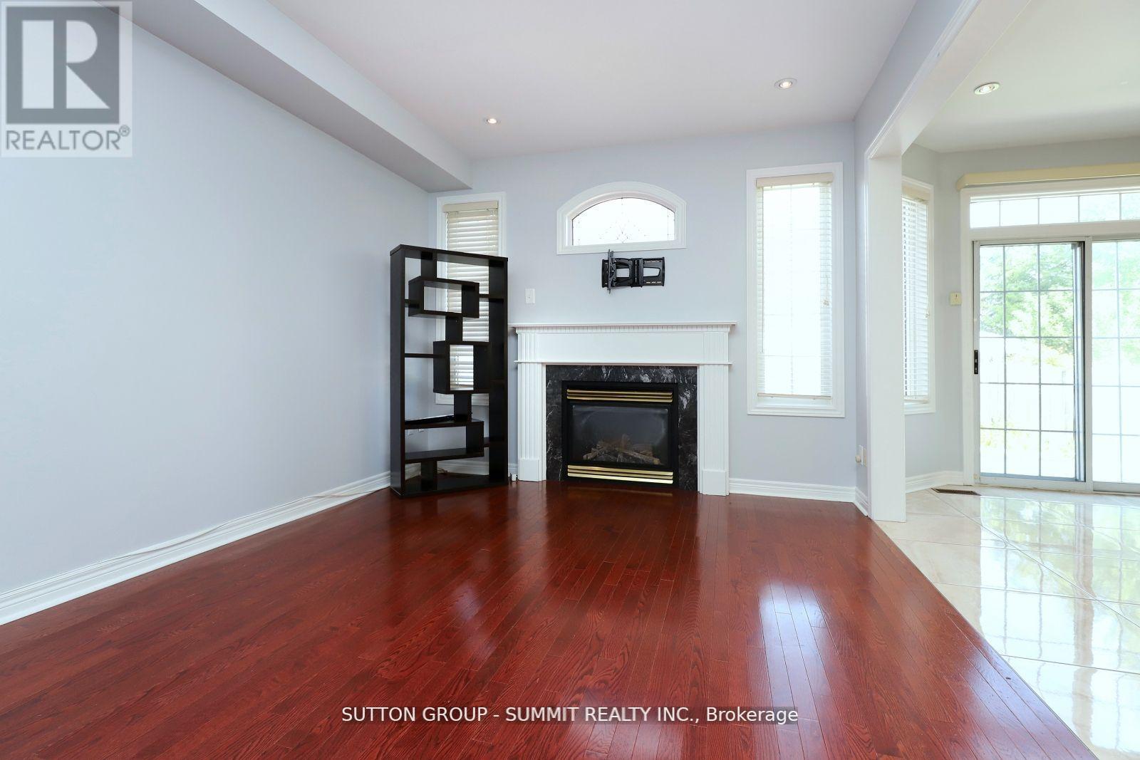 Upper - 1087 Abbott Street, Milton (De Dempsey), Ontario  L9T 5P5 - Photo 16 - W12830340