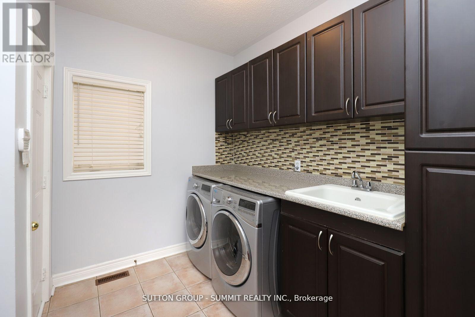 Upper - 1087 Abbott Street, Milton (De Dempsey), Ontario  L9T 5P5 - Photo 18 - W12830340