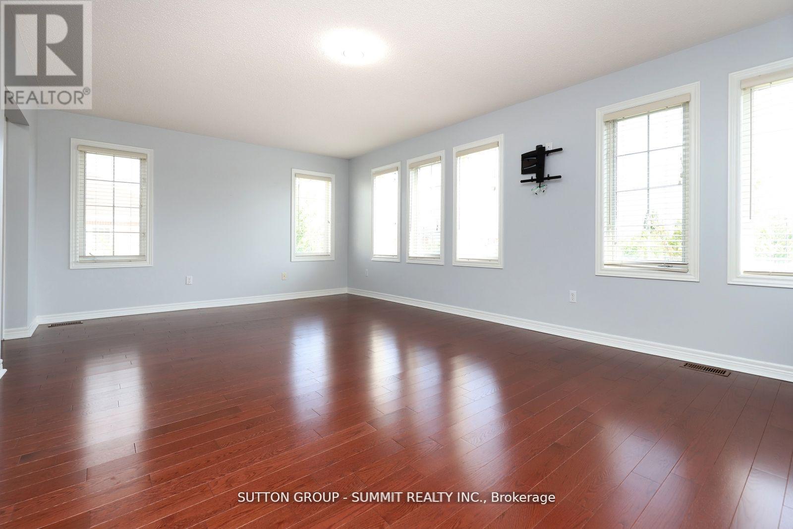 Upper - 1087 Abbott Street, Milton (De Dempsey), Ontario  L9T 5P5 - Photo 21 - W12830340