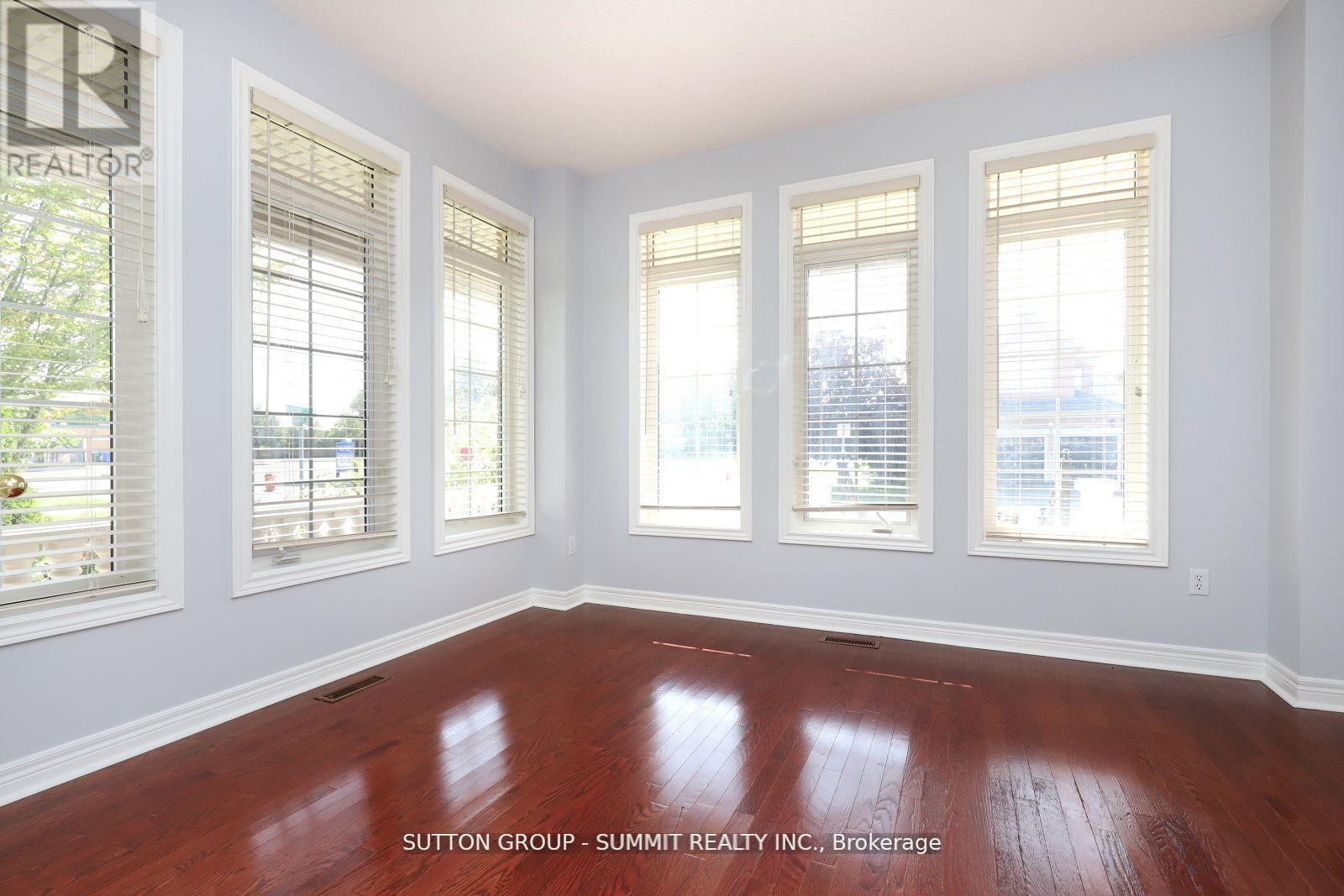 Upper - 1087 Abbott Street, Milton (De Dempsey), Ontario  L9T 5P5 - Photo 5 - W12830340