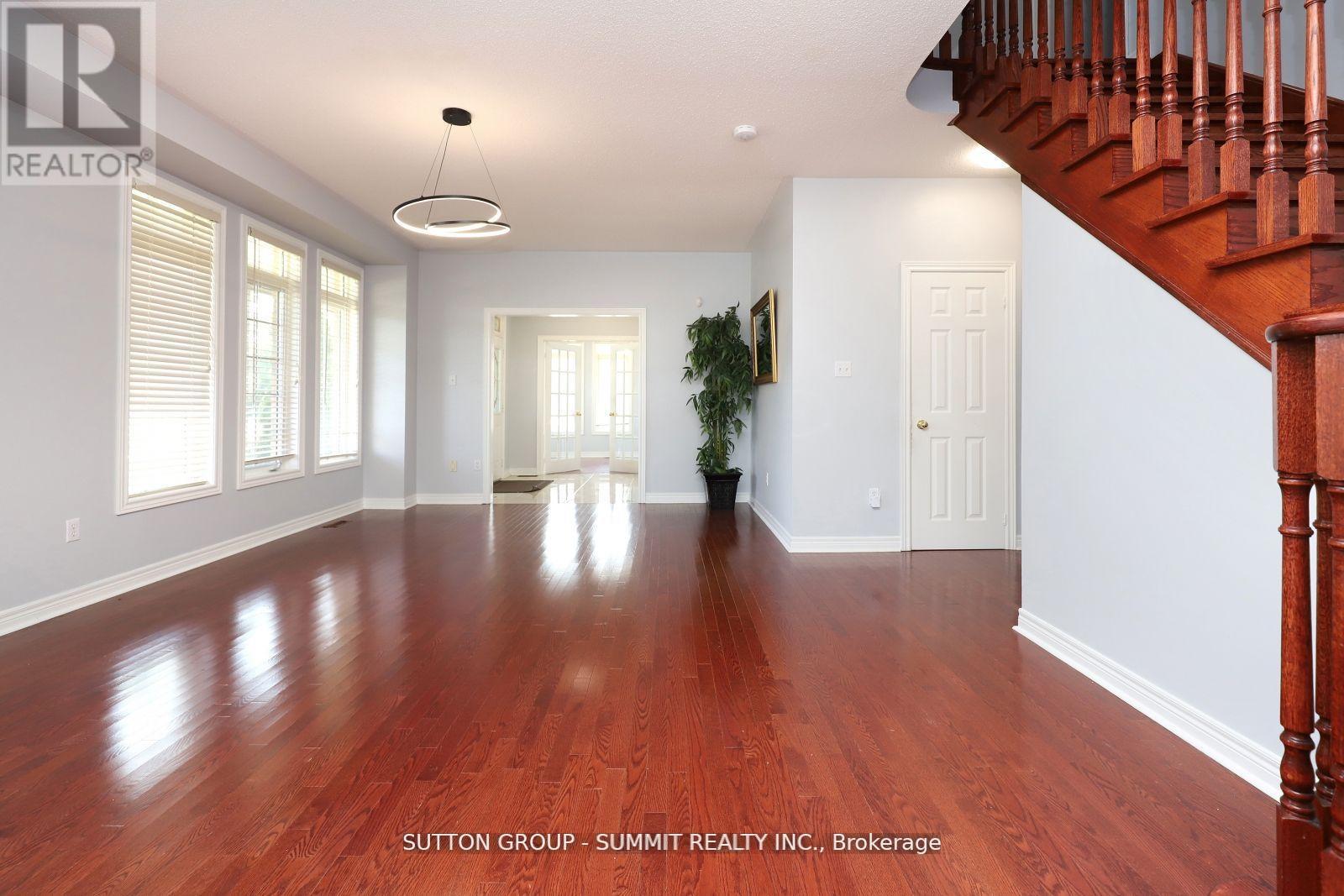 Upper - 1087 Abbott Street, Milton (De Dempsey), Ontario  L9T 5P5 - Photo 7 - W12830340