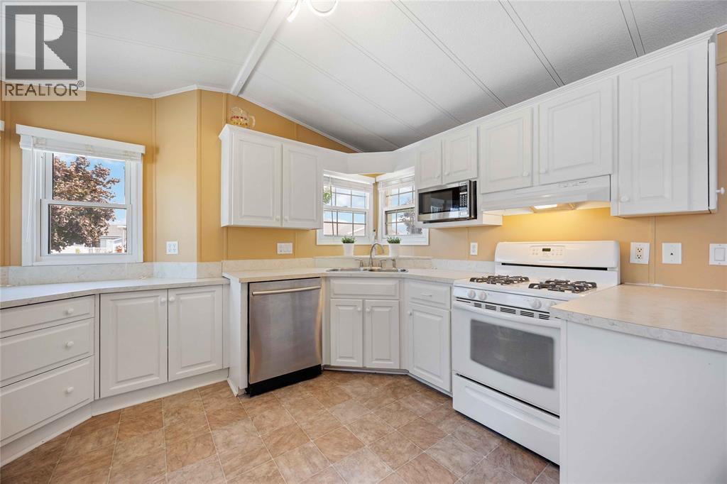 5700 Blackwell Sideroad Unit# 266, Sarnia, Ontario  N7W 1B7 - Photo 11 - 26004216