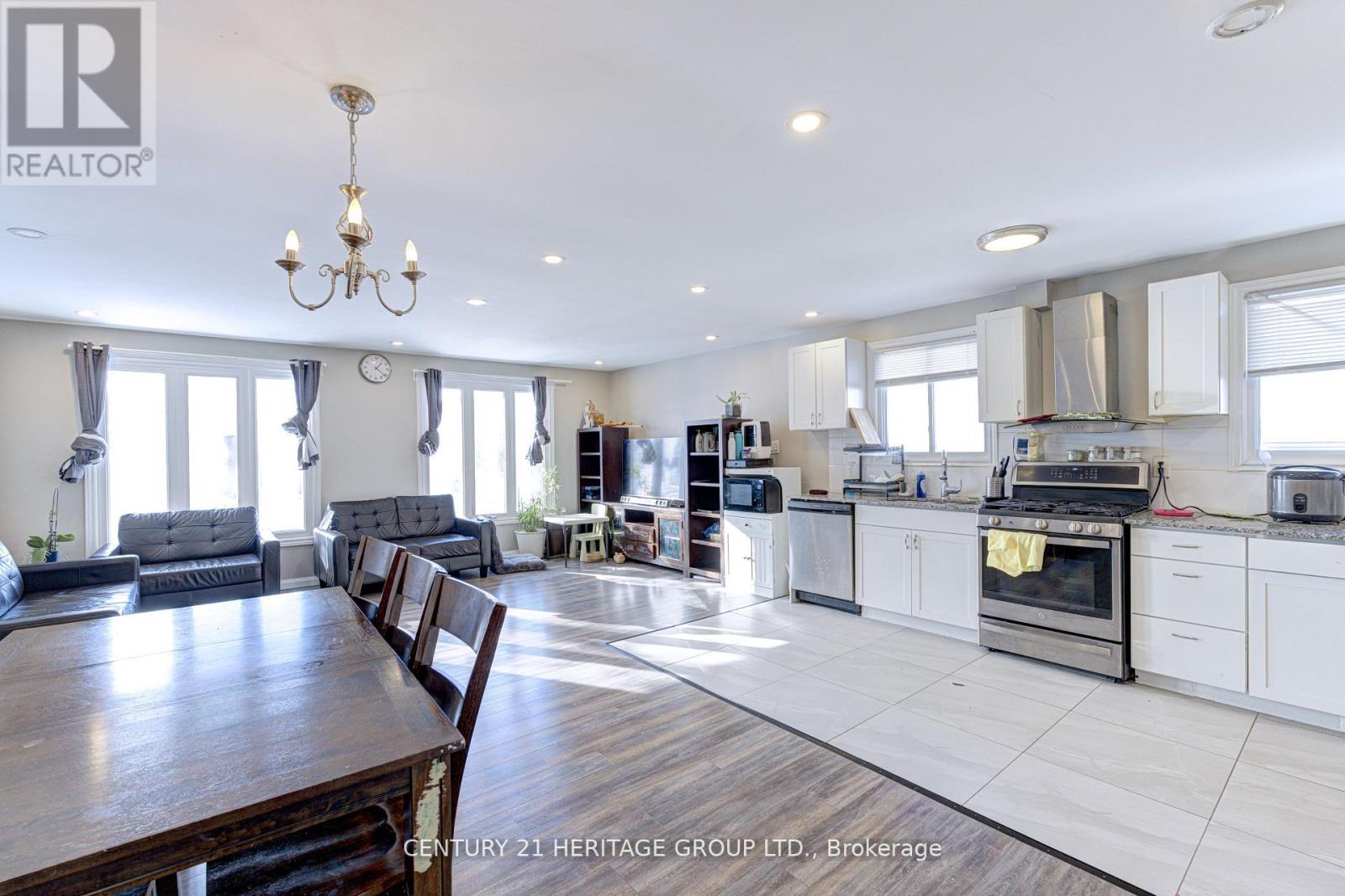 92 Horning Drive, Hamilton, Ontario  L9C 6L1 - Photo 18 - X12830308