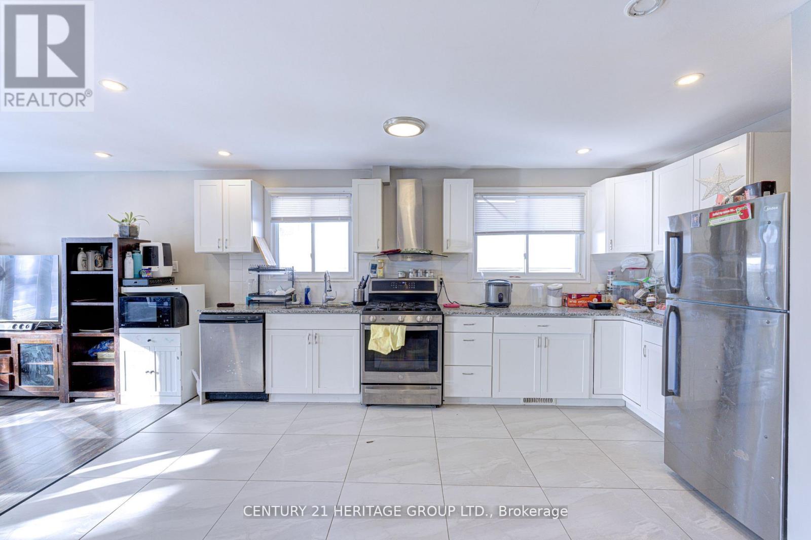 92 Horning Drive, Hamilton, Ontario  L9C 6L1 - Photo 19 - X12830308