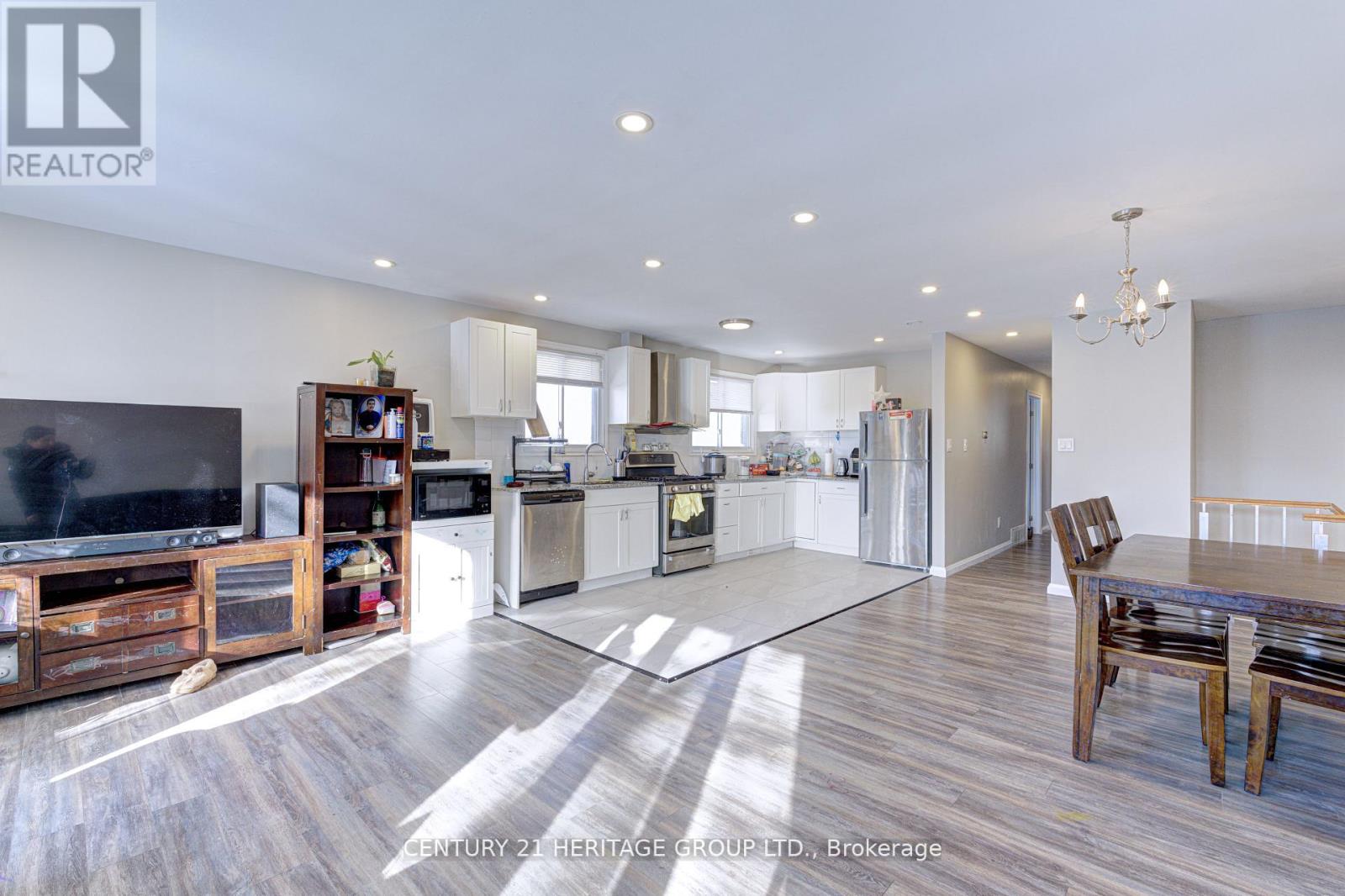 92 Horning Drive, Hamilton, Ontario  L9C 6L1 - Photo 24 - X12830308