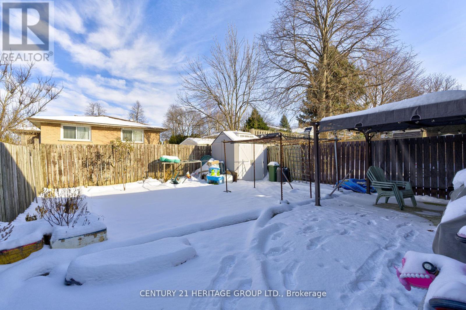 92 Horning Drive, Hamilton, Ontario  L9C 6L1 - Photo 36 - X12830308